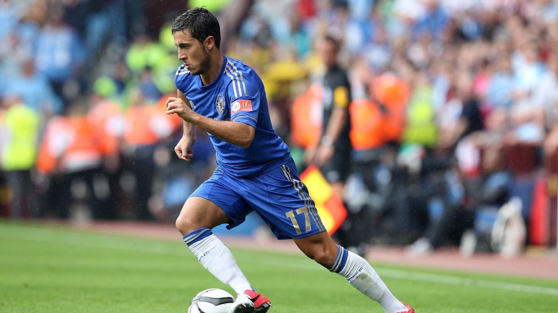 综合体育系“体育传媒实战赛” 学生边比赛边负责直播解说